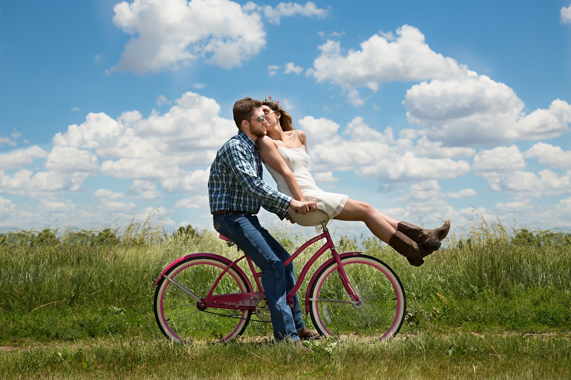 Look Out For These 6 Relationship Red Flags